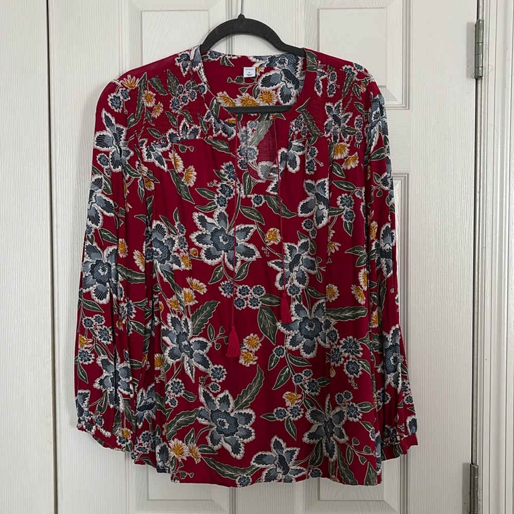 Women’s XL v-neck blouse